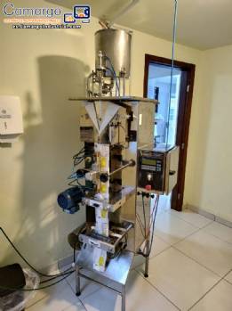 M�quina llenadora de envases de vientre blando para l�quidos Magopac