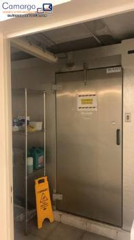 C�mara frigor�fica de acero inoxidable para alimentos congelados y refrigerados