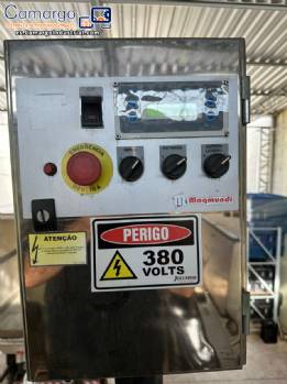 Etiquetadora automtica para botellas y tarros cilndricos planos Maqmundi