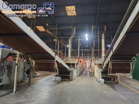 F�brica completa dedicada a la producci�n de galletas laminadas, rosquillas, obleas y galletas saladas, con una capacidad de 4500 kg por hora.