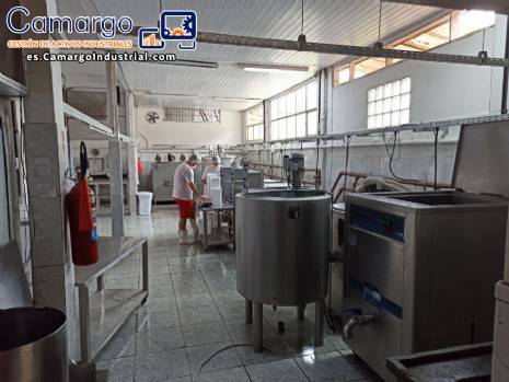 L�nea para la fabricaci�n de helados a�a� y paletas heladas