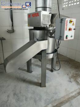 Peladora industrial de cebollas y verduras en acero inoxidable Incalfer, hasta 1000 kg/hora.