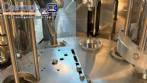 M�quina autom�tica rotativa de dosificaci�n y sellado para vasos, tarros y botellas, Milainox MB-1