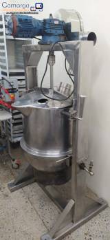 Olla basculante de acero inoxidable con camisa de gas de 100 litros Olla basculante de acero inoxidable con camisa de gas de 100 litros